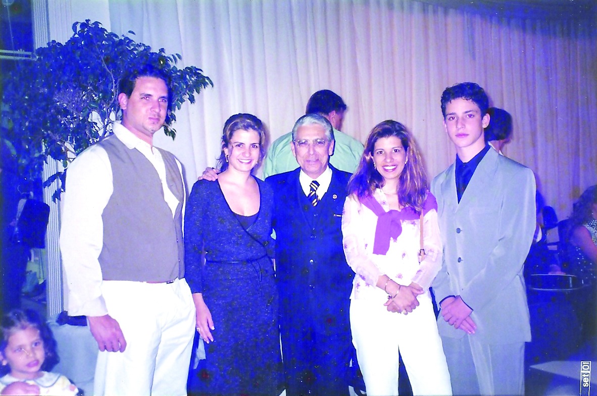  Clovis com os filhos Fredy, Fabrissia, Fernanda e Felipe